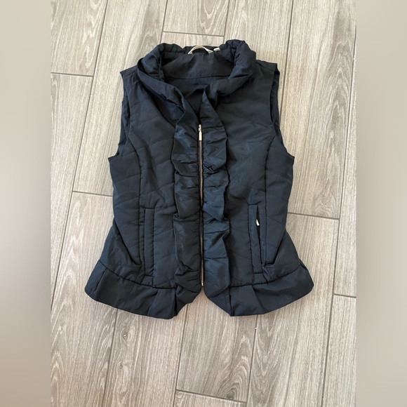 Soft Surroundings|Black Sleeveless Quilted Puffer Vest with ruffles•••size XS - Picture 3 of 11